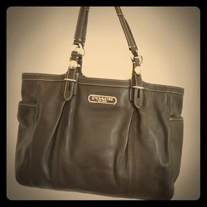 Coach shoulder-bag - genuine leather, like new!